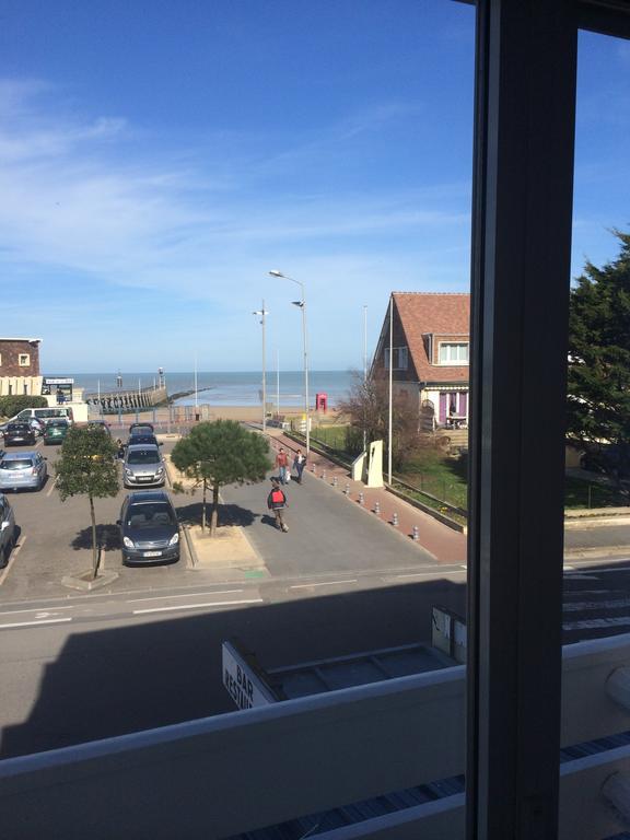 Hotel De Paris Courseulles-sur-Mer Exteriör bild