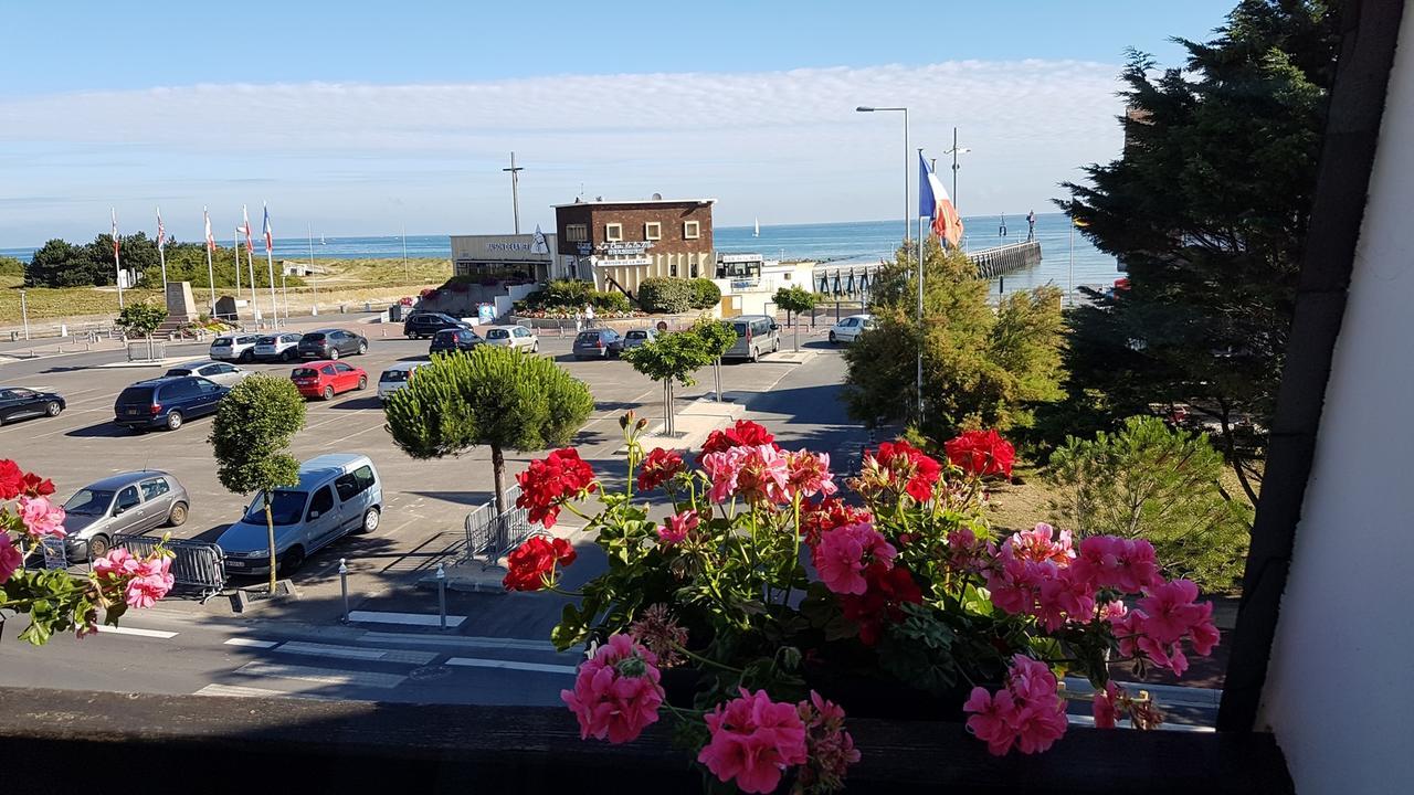 Hotel De Paris Courseulles-sur-Mer Exteriör bild